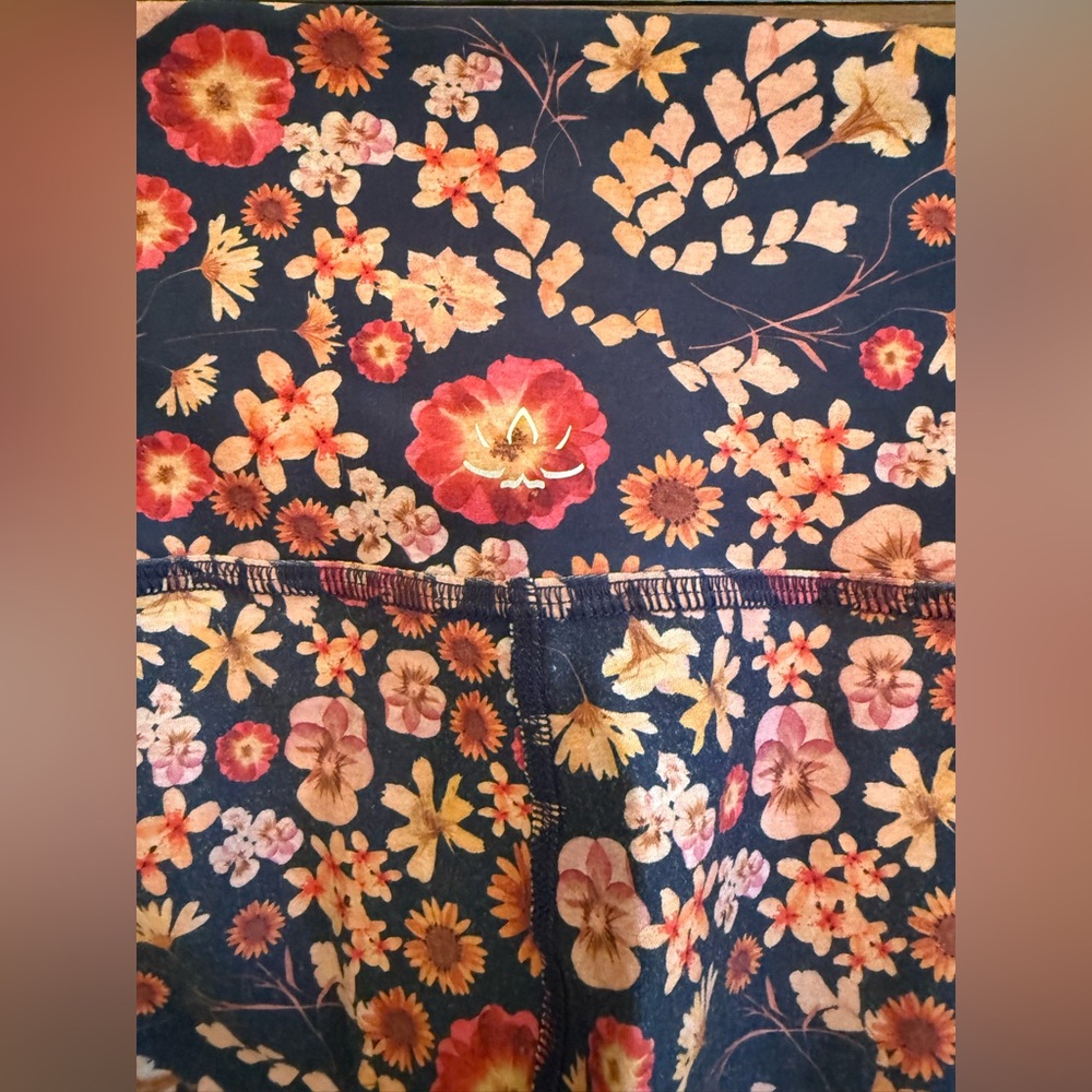NWOT Beyond Yoga leggings - Picture 6 of 6
